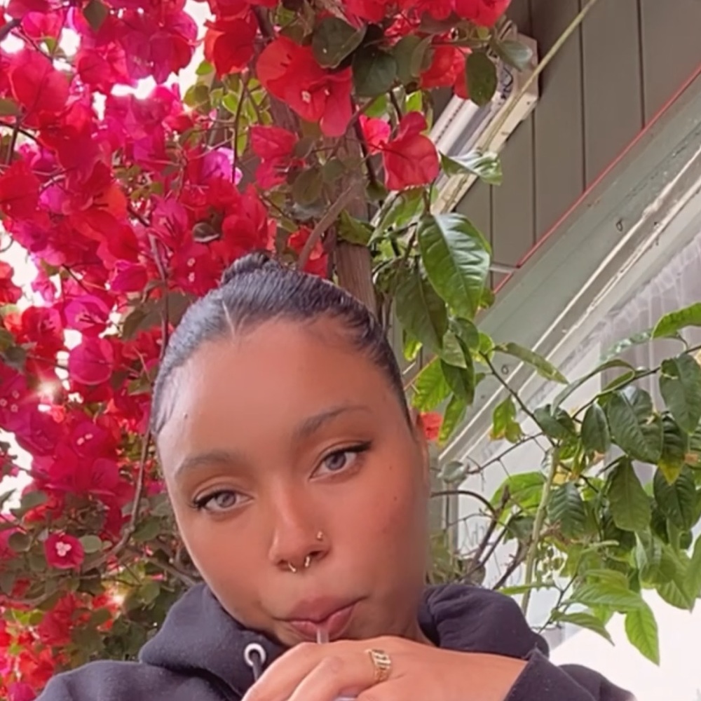 Meet your Posher, Kiya